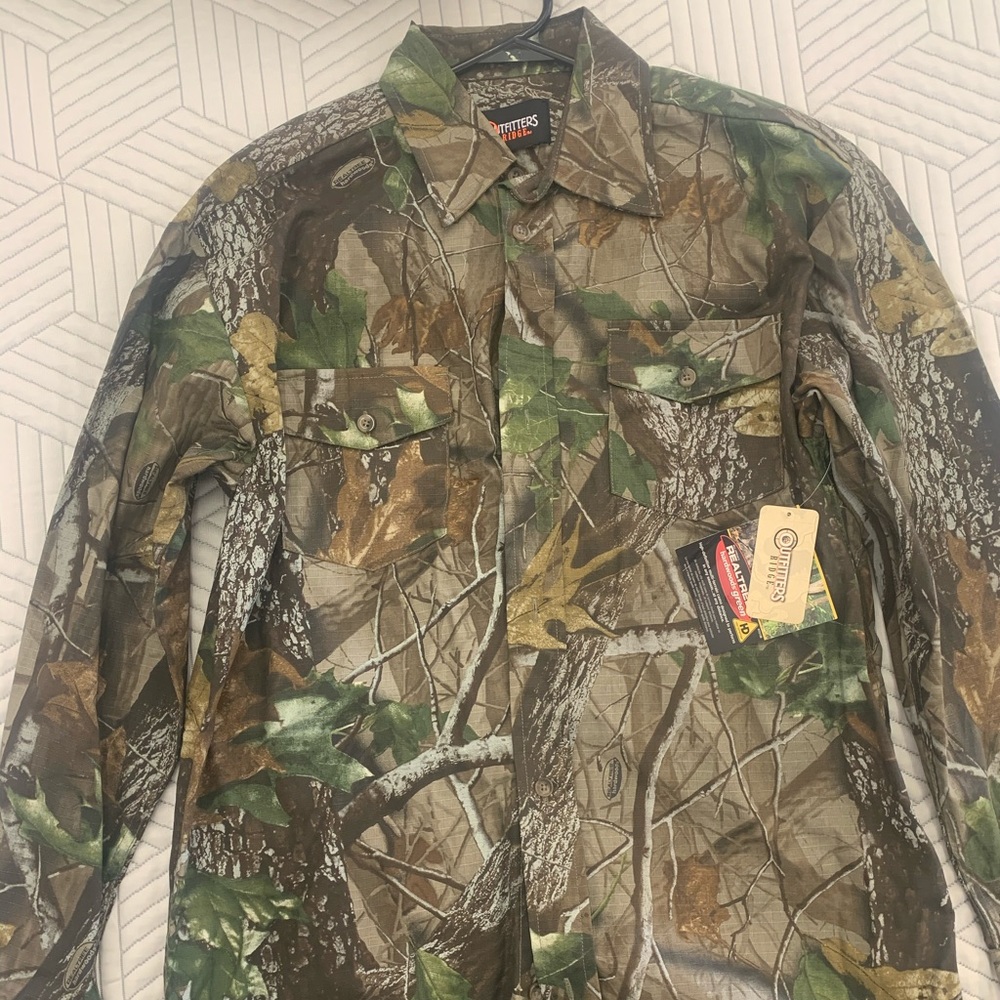Brand new Real Tree button up long sleeve shirt .